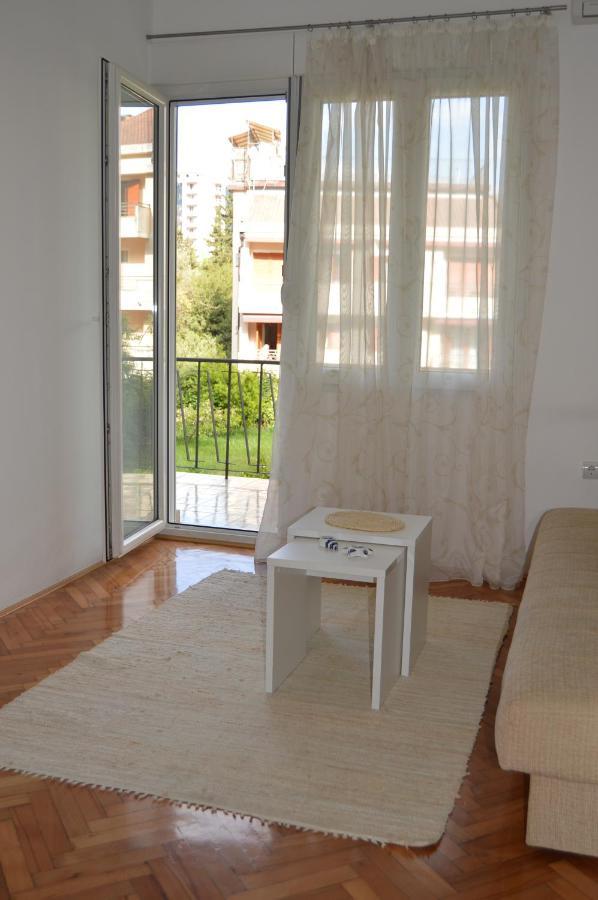 Gospostina Lägenhet Budva